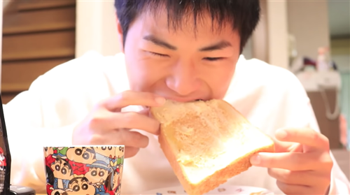 朝ごはんを食べるこう