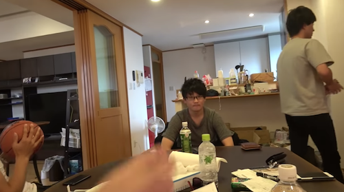 虫眼鏡は親と仲が悪い?