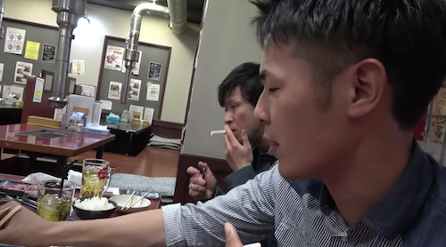 としみつがタバコを吸った理由は?