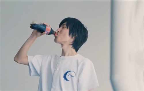 コカ・コーラのCMに出演したわっきゃい